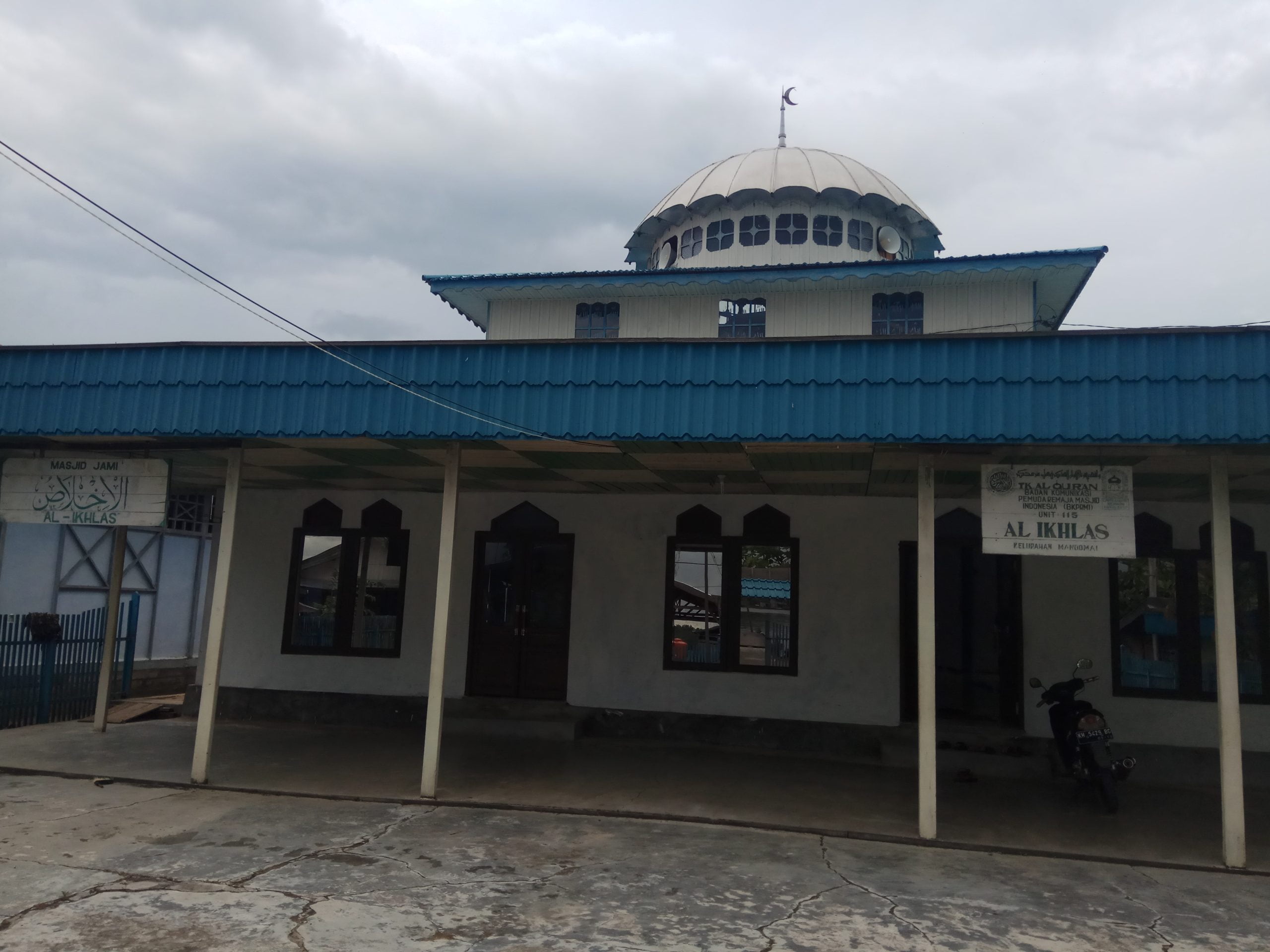 Masjid Jami Al-Ikhlas - Kapuas
